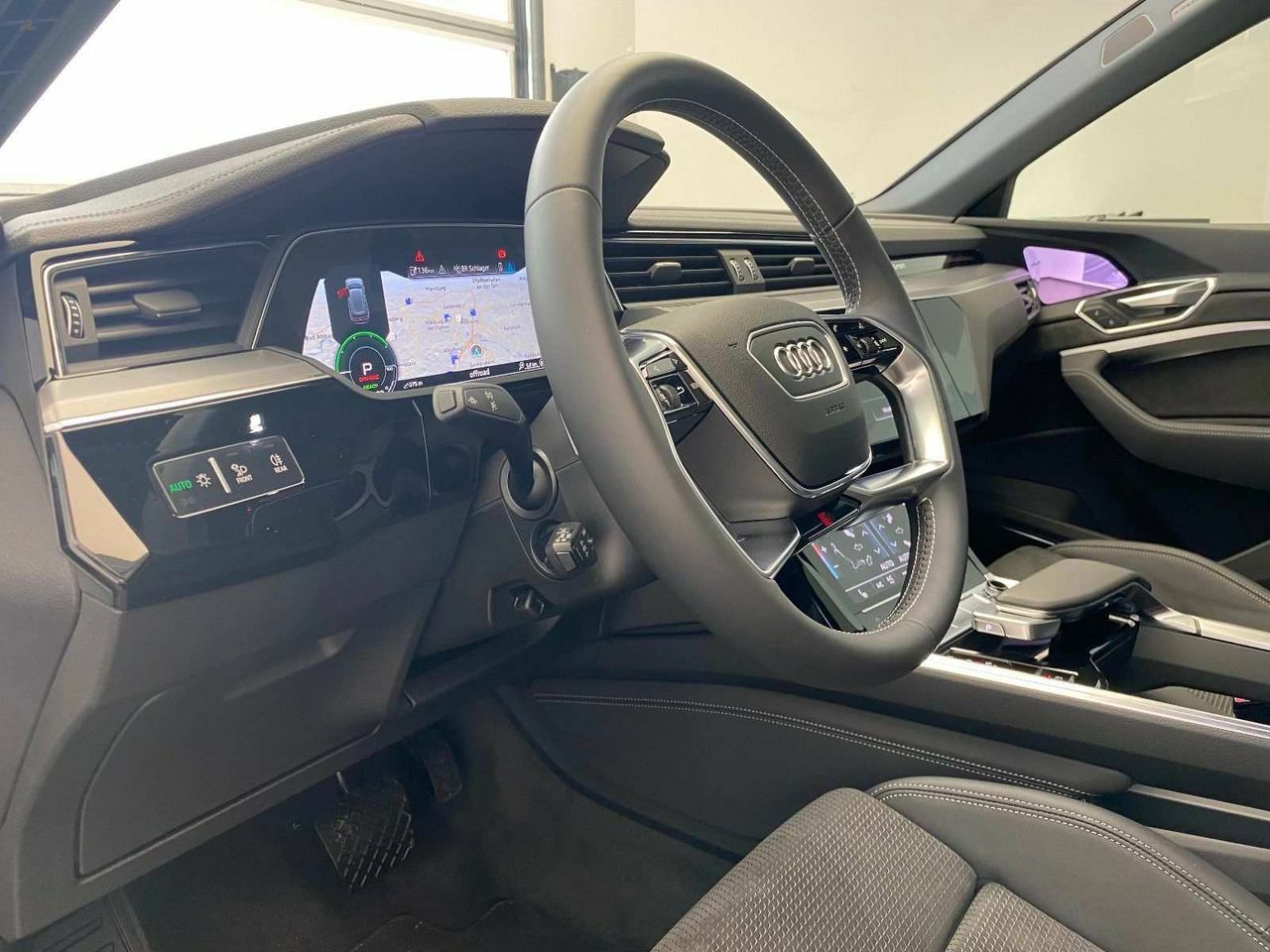 Thumbnail von AUDI E-TRON