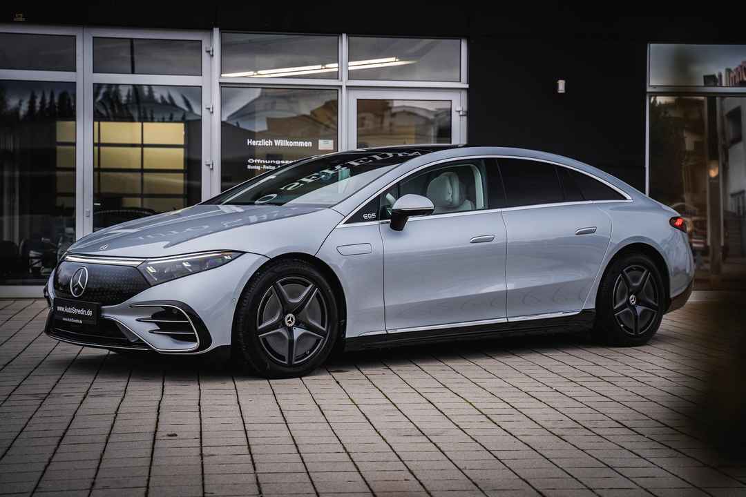 Mercedes-Benz EQS 580 AMG + HYPERSCREEN