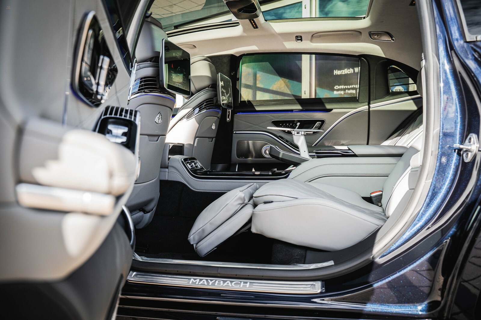 Thumbnail von Maybach S580 4M GREY INTERIOR +4 SEATS