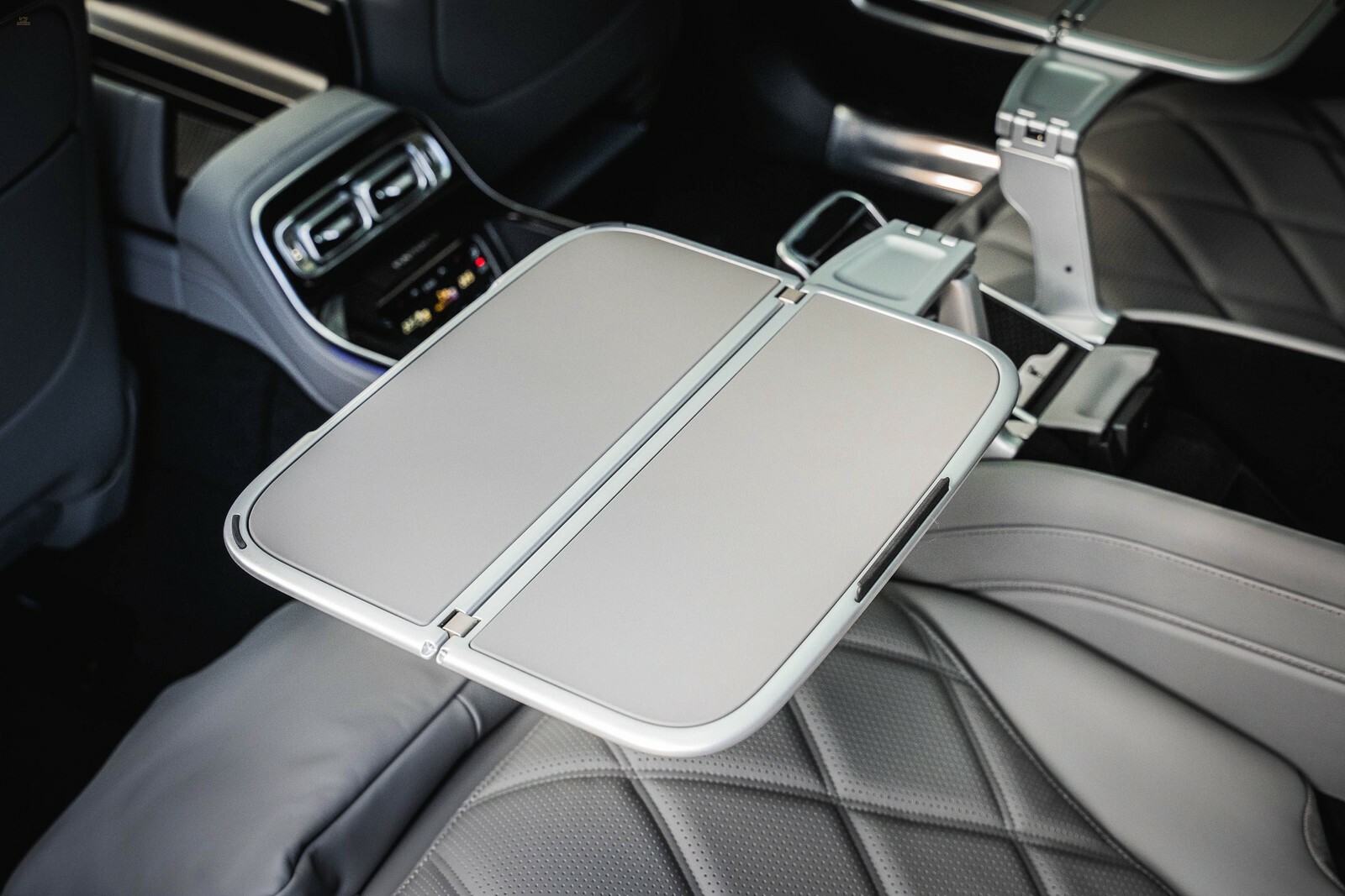 Thumbnail von Maybach S580 4M GREY INTERIOR +4 SEATS