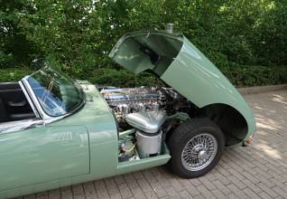 Thumbnail von Jaguar E-Type Serie I Serie I 4,2 ltr. Roadster (1966)