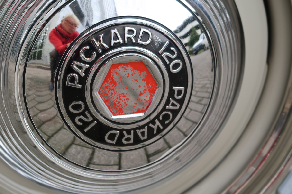 Thumbnail von Packard 1 20 Cabriolet (1940)