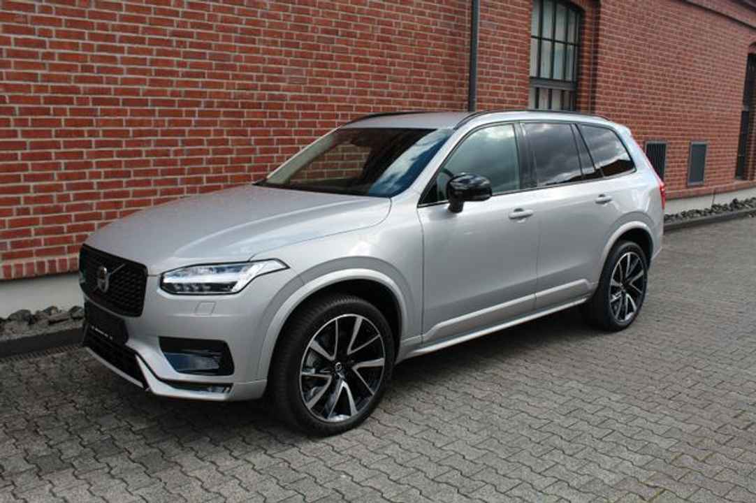 Volvo XC90 Plus Dark AWD Licht-Paket sofort verfügbar!