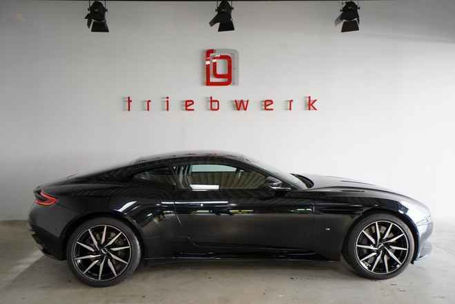 Aston Martin DB11 5.2 V12 Launch Edition