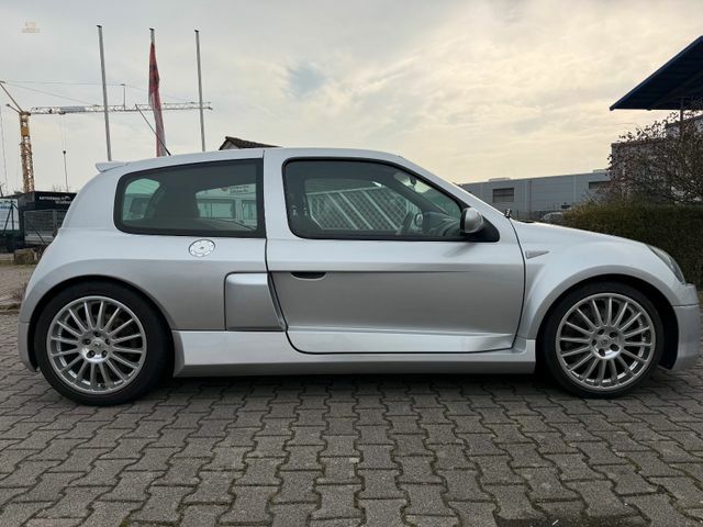 Renault Clio II V6 3.0 Sport Phase 2, всего 41 тыс. км