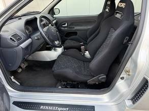 Thumbnail von Renault Clio II V6 3.0 Sport Phase 2, всего 41 тыс. км