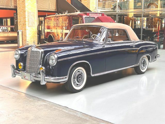 Thumbnail von Mercedes-Benz 220S Cabriolet - seulement 213 km. depuis une restauration complète