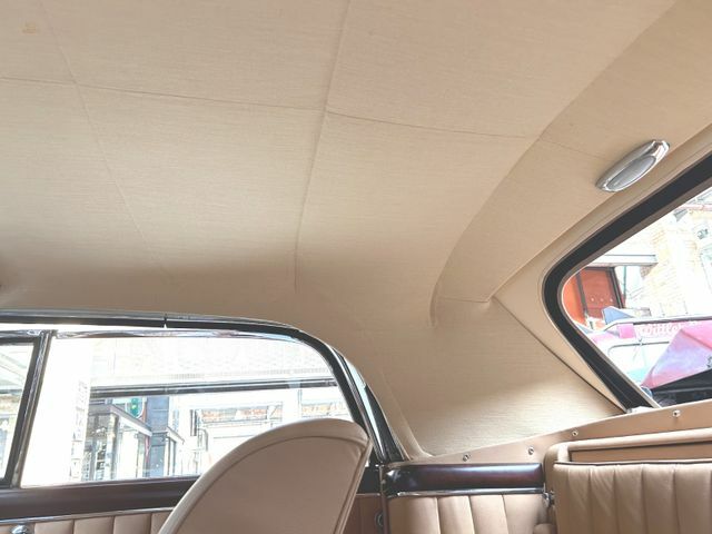 Thumbnail von Mercedes-Benz 220S Cabriolet - seulement 213 km. depuis une restauration complète