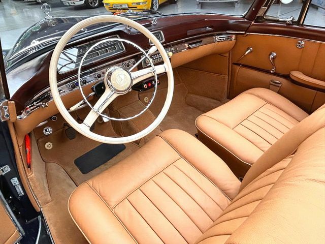 Thumbnail von Mercedes-Benz 220S Cabriolet - seulement 213 km. depuis une restauration complète