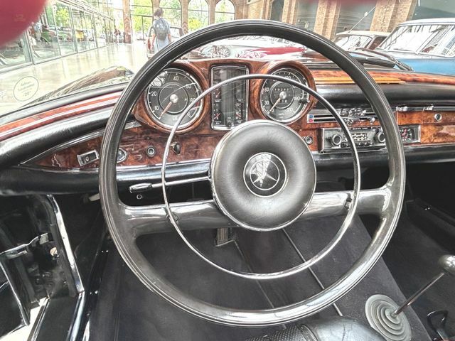 Thumbnail von Mercedes-Benz 220 SE Cabriolet - livraison initiale allemande, top !