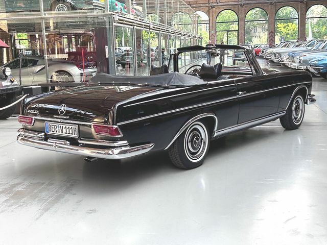 Thumbnail von Mercedes-Benz 220 SE Cabriolet - livraison initiale allemande, top !
