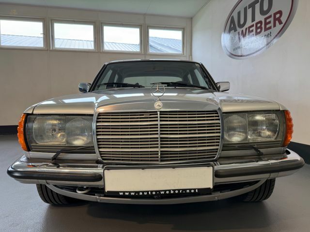Thumbnail von Mercedes-Benz 280 E/123 *AUTOMATIQUE*CLIMATIQUE*CC*RESTAURÉ*H*