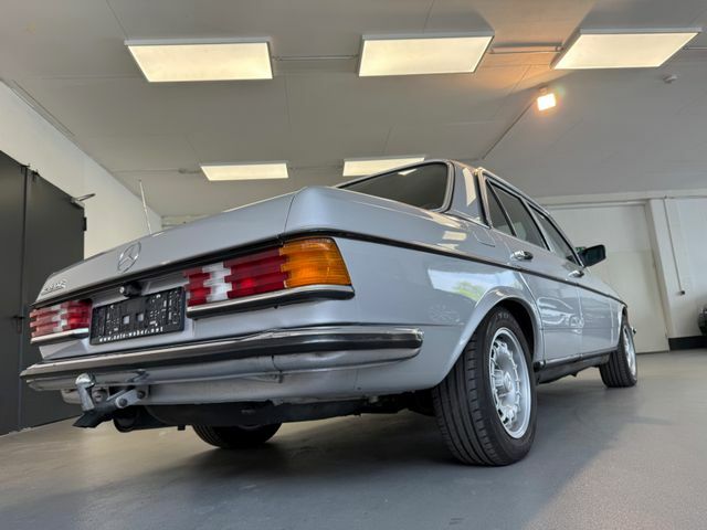 Thumbnail von Mercedes-Benz 280 E/123 *AUTOMATIQUE*CLIMATIQUE*CC*RESTAURÉ*H*