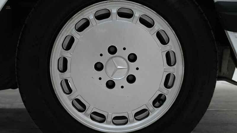 Thumbnail von Mercedes-Benz 560 SL '88