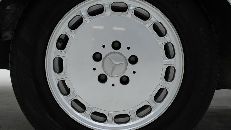 Thumbnail von Mercedes-Benz 560 SL '88