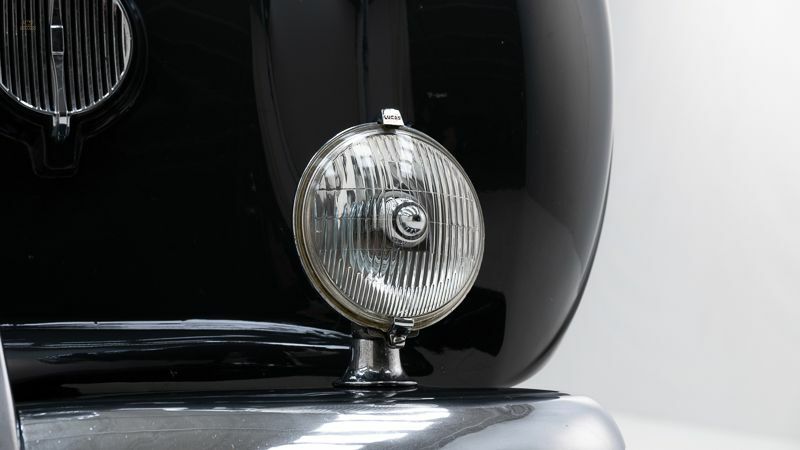 Thumbnail von Bentley MK6 Limousine von James Young '48