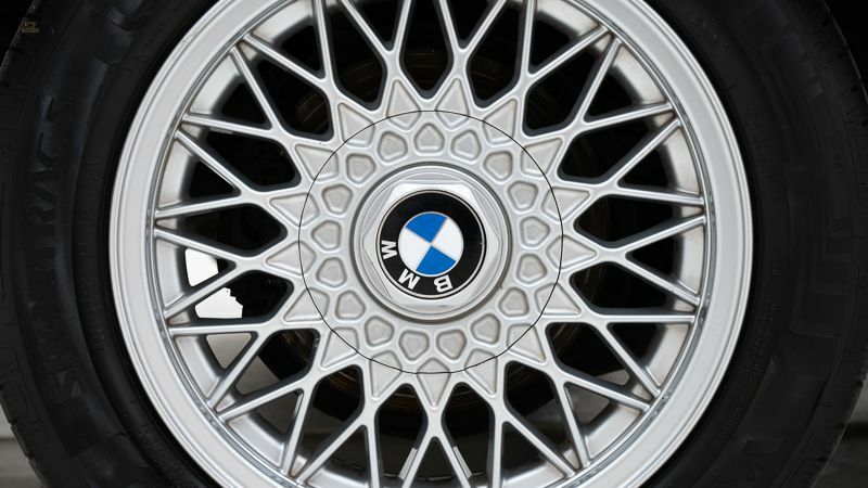 Thumbnail von BMW  320i '90