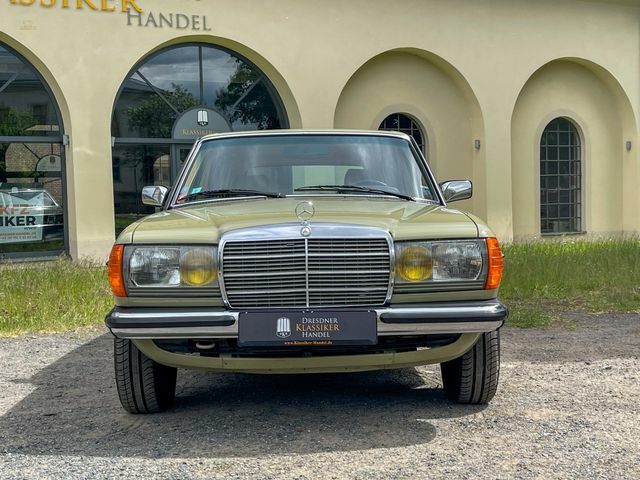 Thumbnail von Mercedes-Benz 200T, 2.Hand, Zustand 1, vollst. Dokumentiert