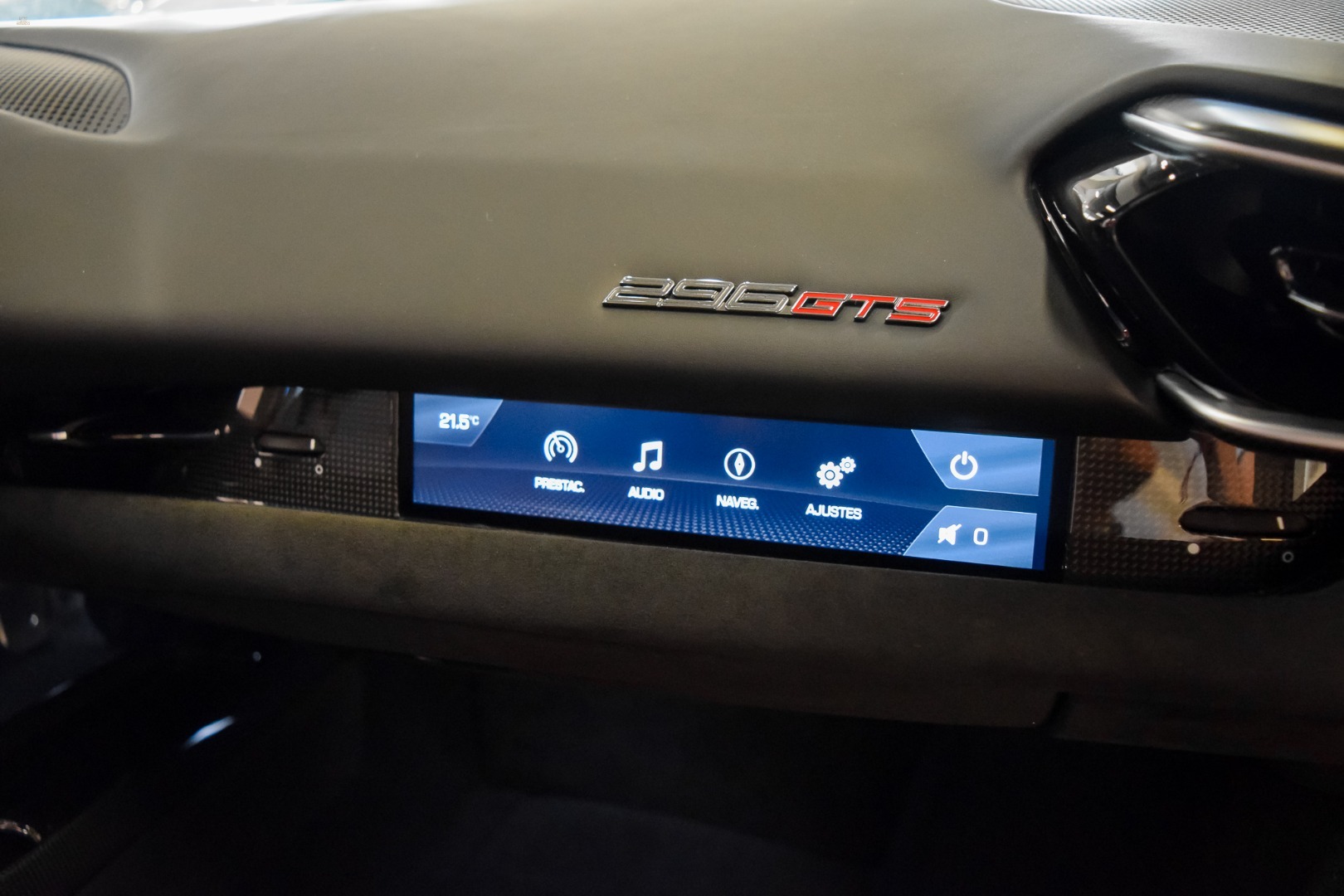 Thumbnail von Ferrari 296 GTS - CARBON FIBER - LIFT - DAYTONA RACING SEATS