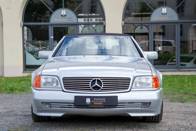 Thumbnail von Mercedes-Benz SL 300, Duits voertuig, onderhoudsboekje bijgehouden