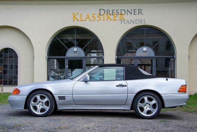 Thumbnail von Mercedes-Benz SL 300, Duits voertuig, onderhoudsboekje bijgehouden