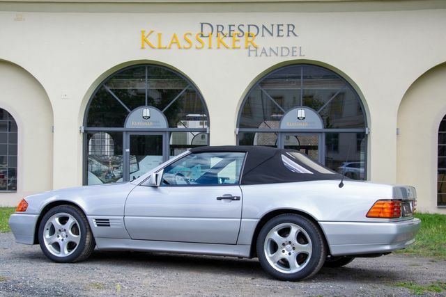 Thumbnail von Mercedes-Benz SL 300, Duits voertuig, onderhoudsboekje bijgehouden