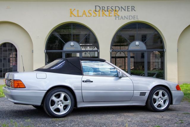 Thumbnail von Mercedes-Benz SL 300, Duits voertuig, onderhoudsboekje bijgehouden