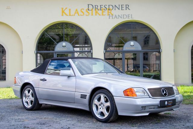 Thumbnail von Mercedes-Benz SL 300, Duits voertuig, onderhoudsboekje bijgehouden