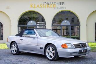 Thumbnail von Mercedes-Benz SL 300, немецкий автомобиль, обслуживается по книжке