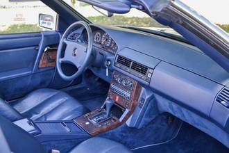 Thumbnail von Mercedes-Benz SL 300, немецкий автомобиль, обслуживается по книжке