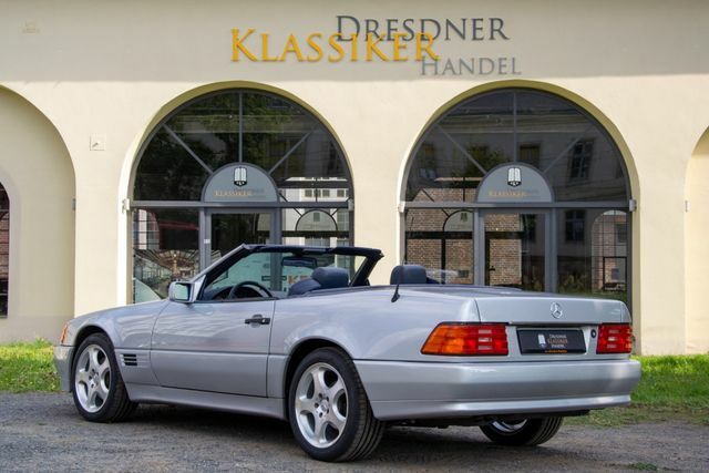 Thumbnail von Mercedes-Benz SL 300, Duits voertuig, onderhoudsboekje bijgehouden