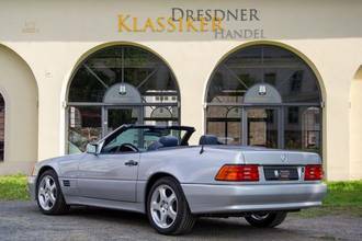 Thumbnail von Mercedes-Benz SL 300, немецкий автомобиль, обслуживается по книжке