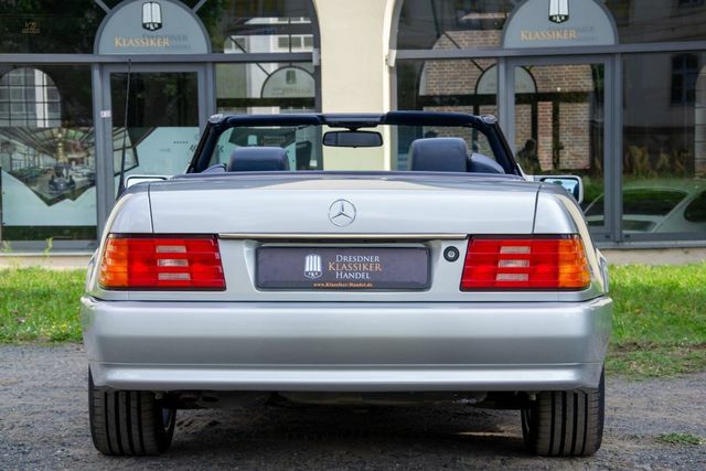 Thumbnail von Mercedes-Benz SL 300, Duits voertuig, onderhoudsboekje bijgehouden