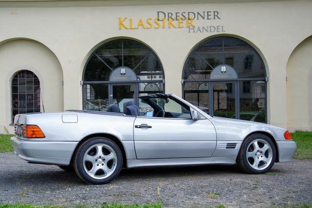 Thumbnail von Mercedes-Benz SL 300, Duits voertuig, onderhoudsboekje bijgehouden