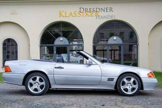 Thumbnail von Mercedes-Benz SL 300, немецкий автомобиль, обслуживается по книжке