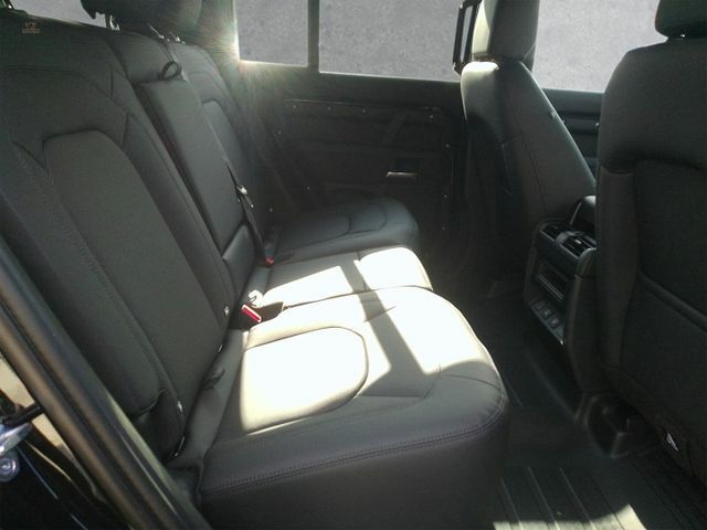 Thumbnail von Land Rover Defender 110 D300 AWD X-DYNAMIC SE PANO AHK 20