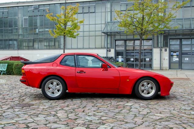 Thumbnail von Porsche 944, uyumlu, belgelenmiş