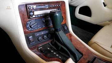 Thumbnail von Aston Martin Virage Volante // Vert de course britannique // parfait