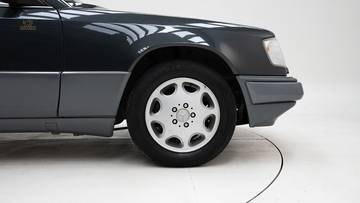 Thumbnail von Mercedes-Benz E 220 Cabriolet '94