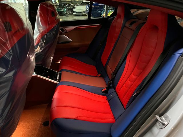 Thumbnail von BMW M850 i xDrive MODÈLE SPÉCIAL "Jeff Koons 1 sur 99"