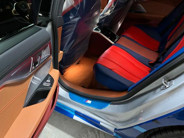 Thumbnail von BMW M850 i xDrive MODÈLE SPÉCIAL "Jeff Koons 1 sur 99"