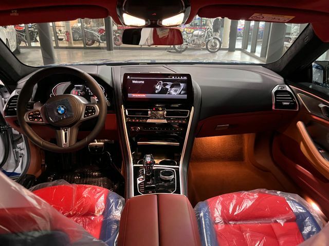 Thumbnail von BMW M850 i xDrive MODÈLE SPÉCIAL "Jeff Koons 1 sur 99"