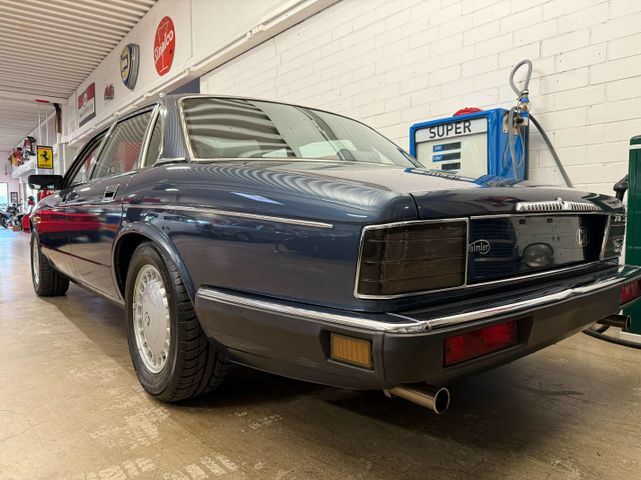 Thumbnail von Jaguar XJ40 4.0 2. ruka