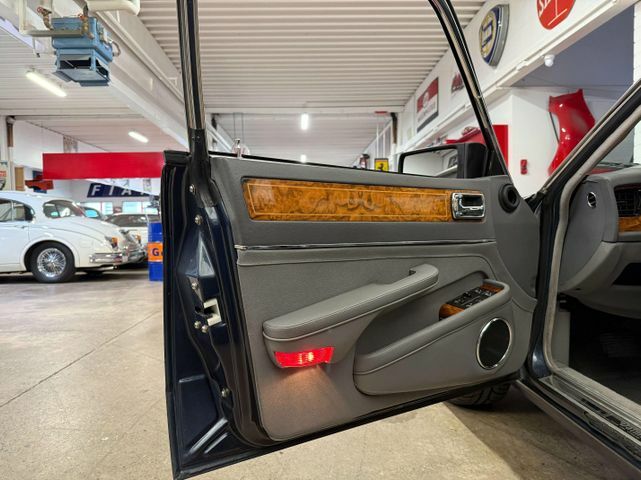 Thumbnail von Jaguar XJ40 4.0 2. ruka