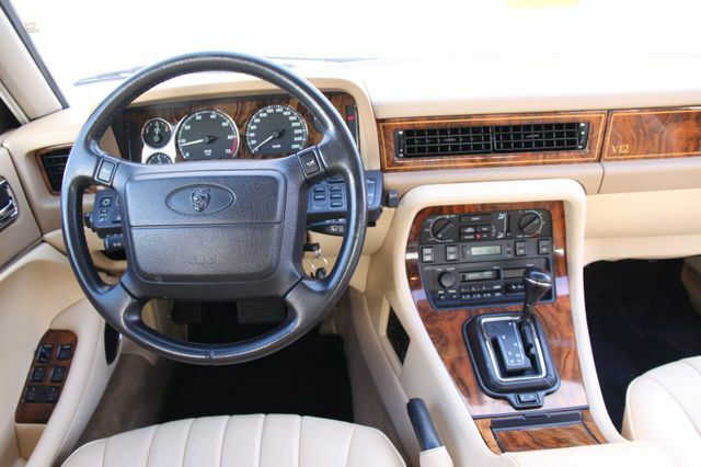 Thumbnail von Jaguar XJ12 s 3letou zárukou, EČ