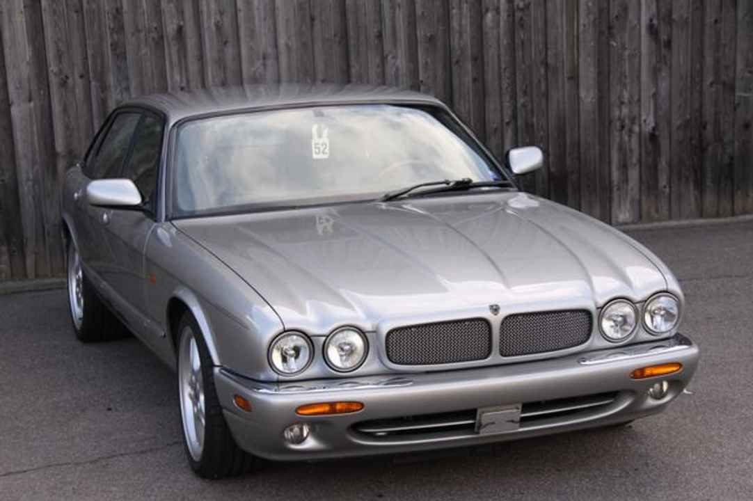 Jaguar XJR parfaitement entretenu avec 3 ans de garantie