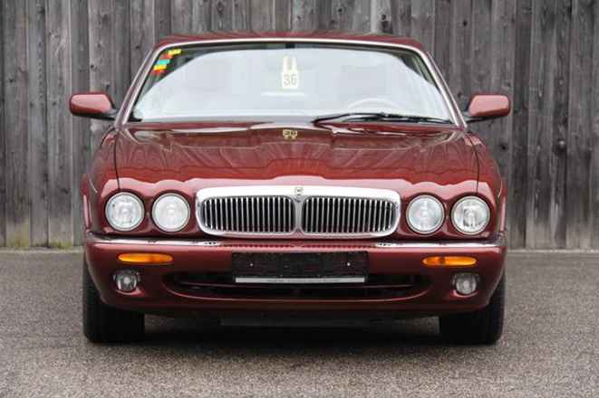 Jaguar XJ 4.0 Sovereign 3 roky záruka