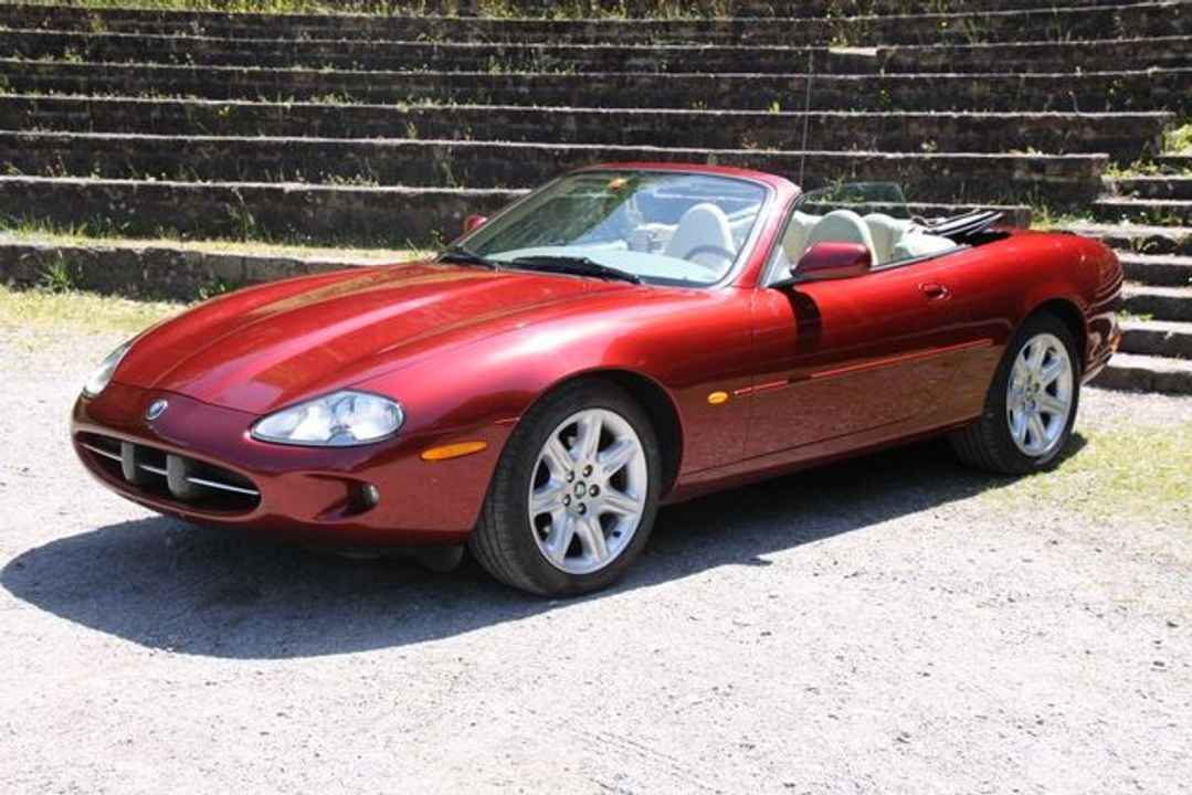 Jaguar XK8 Cabriolet 3 ans de garantie