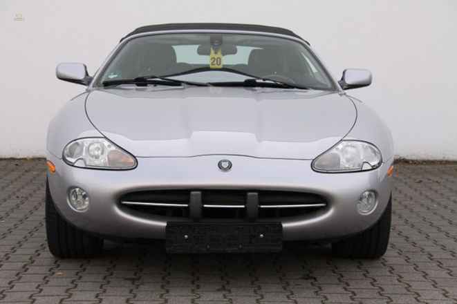 Jaguar XK8 Cabrio 3 anni di garanzia