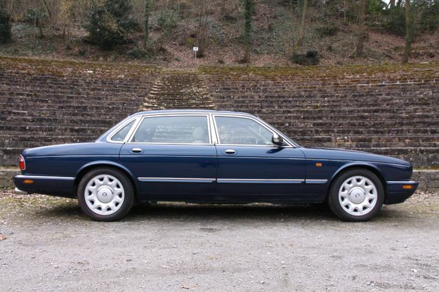 Thumbnail von Jaguar Daimler Super V8 Long Version 3 Years Warranty